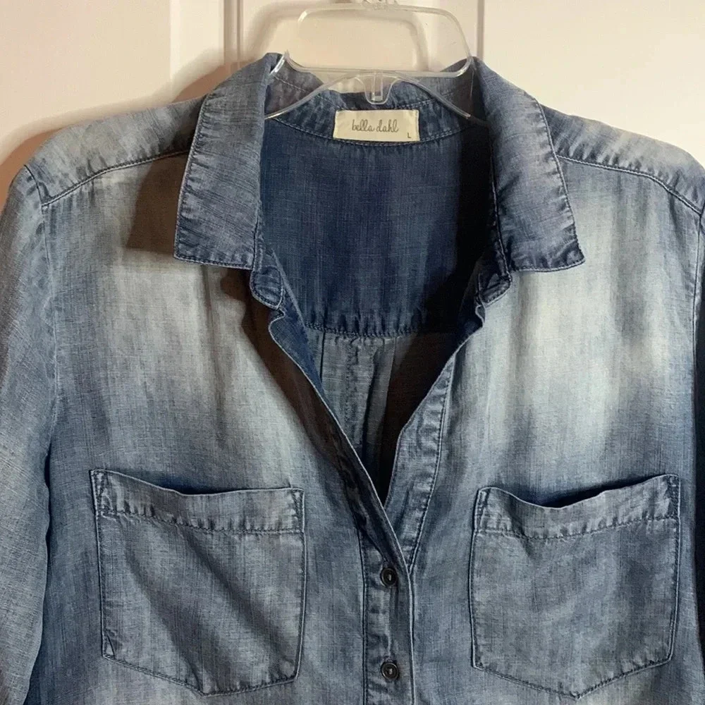 EUC BELLA DAHL womens blue sz large pullover denim shirt - Picture 2 of 12